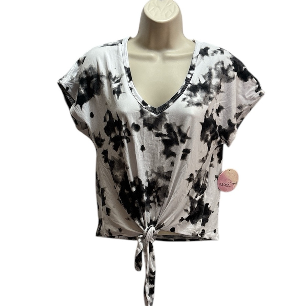 Full Circle Trends Women Black/White Tie Dye Short Sleeve Front Knot Tee Blouse